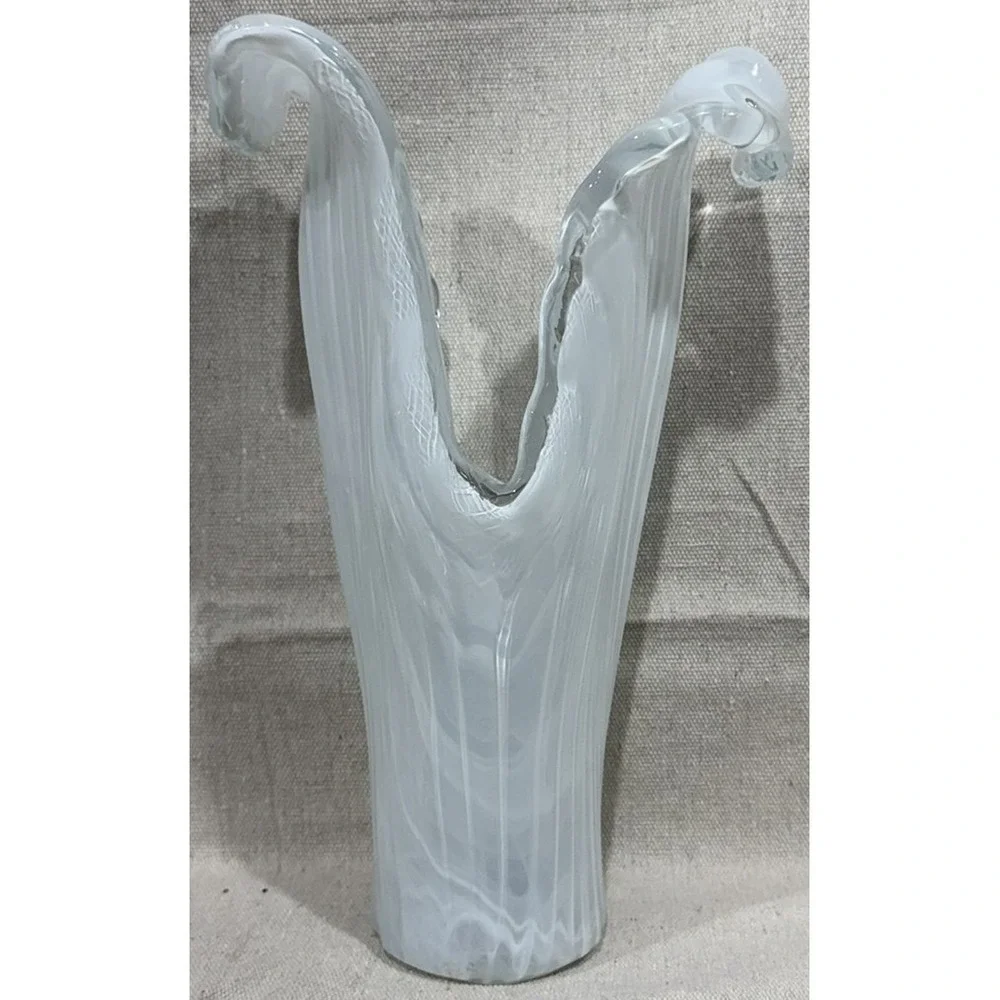 Vintage White Opalescent Hand Blown Glass Pulled Feather Art Vase 10.5